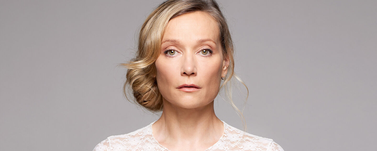 Caroline Vigneau dans : Divorce à la française